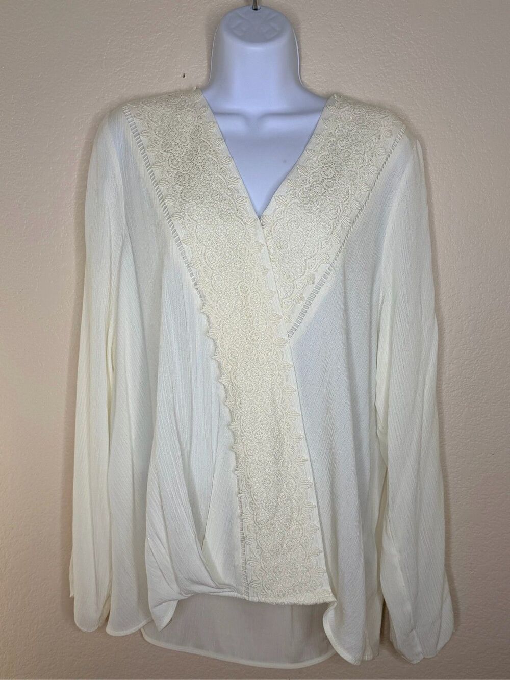 Sundance Women's Ivory Lace Trim Blouse V-Neck Long Sleeve Boho Top sz L